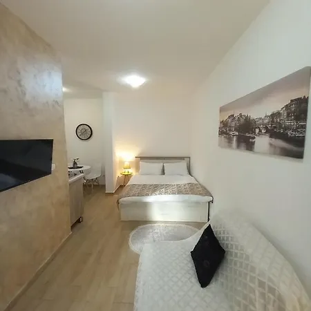 בודווה Casa Apartments, One-Bedroom Apartment מראה חיצוני תמונה