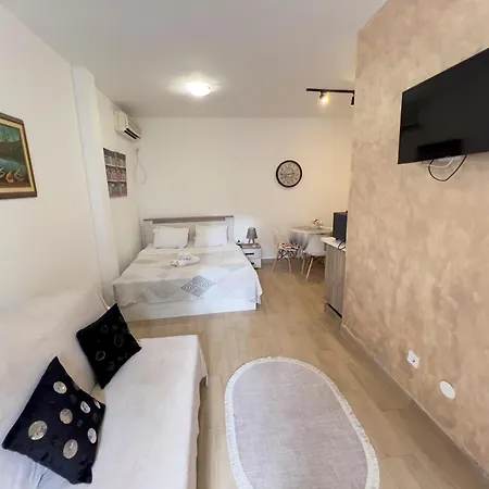 בודווה Casa Apartments, One-Bedroom Apartment מראה חיצוני תמונה