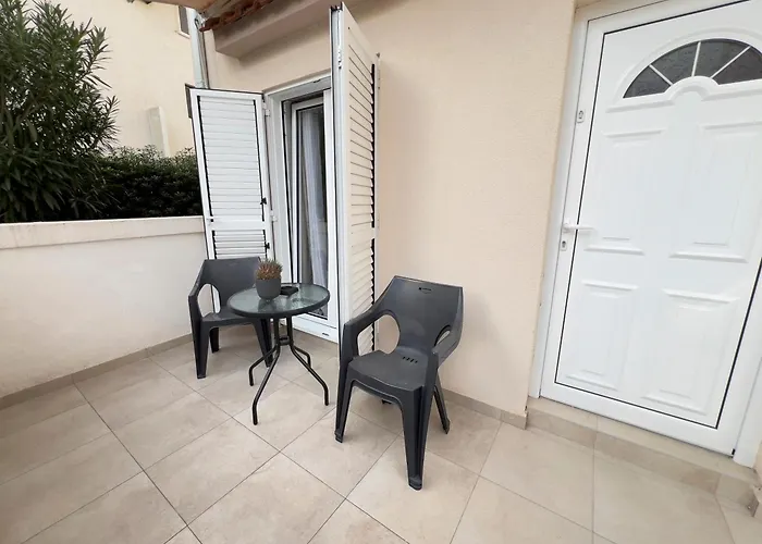 Casa Apartments, One-Bedroom Apartment