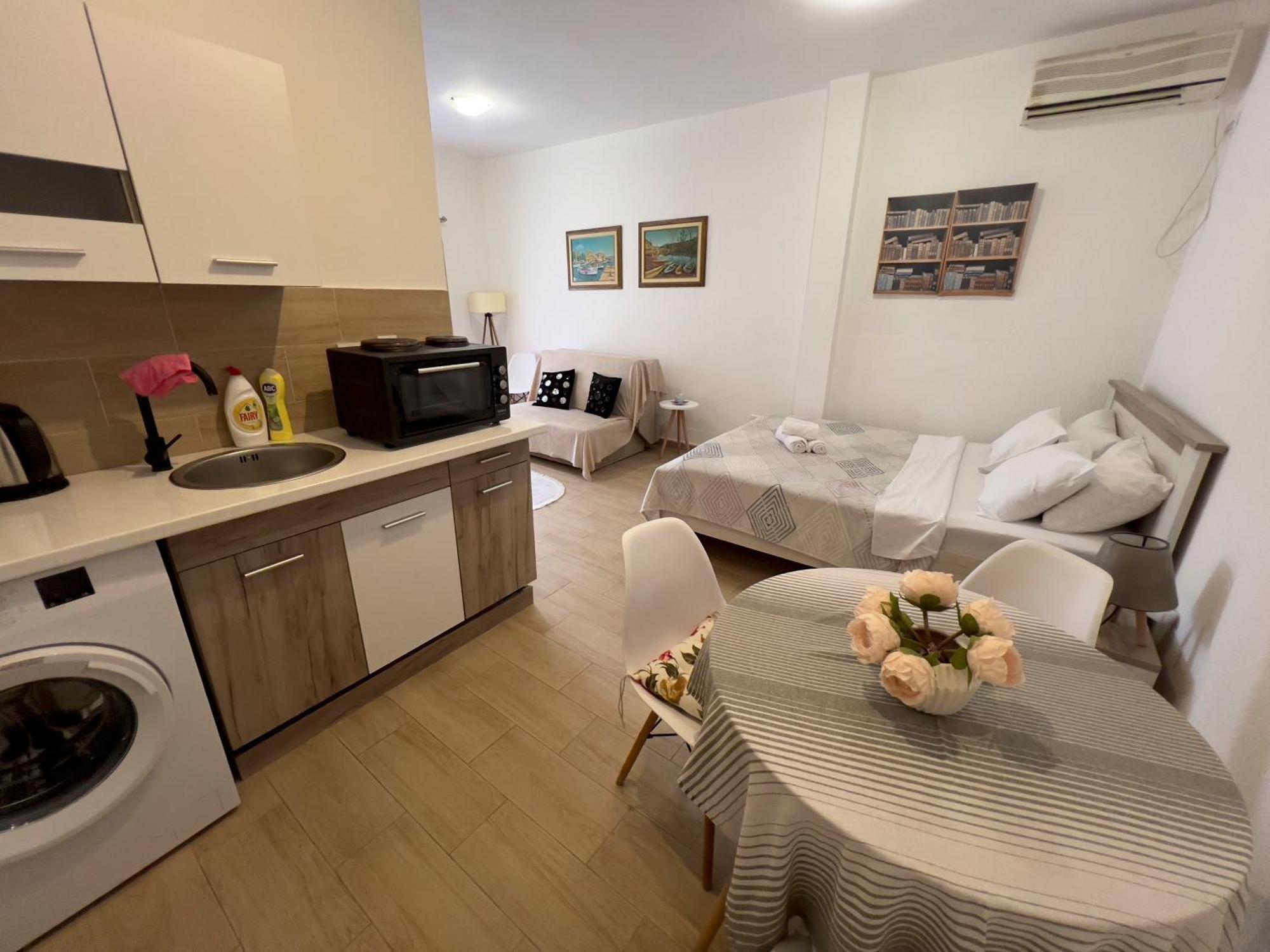 Casa Apartments, One-bedroom