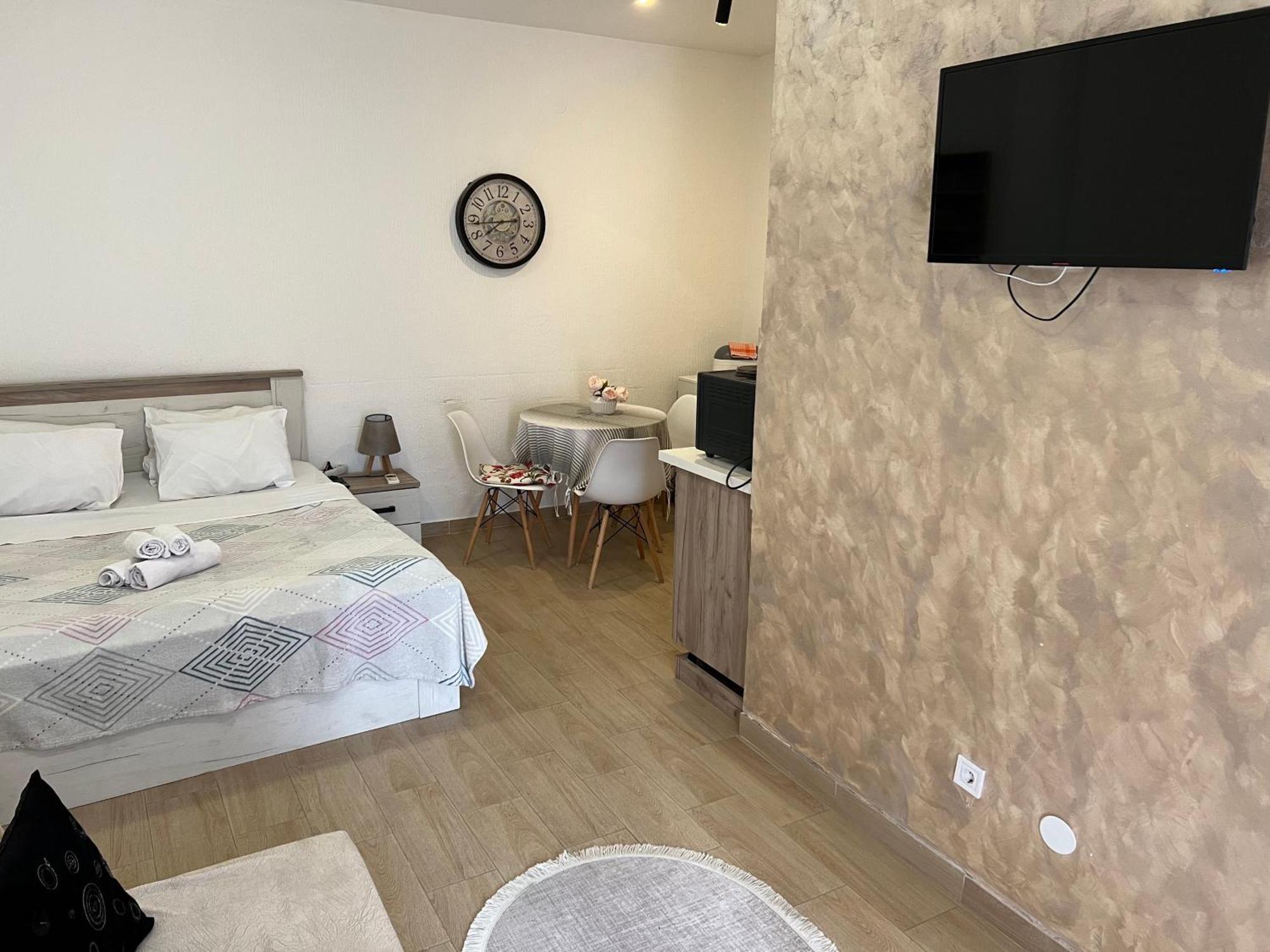 Casa Apartments, One-bedroom